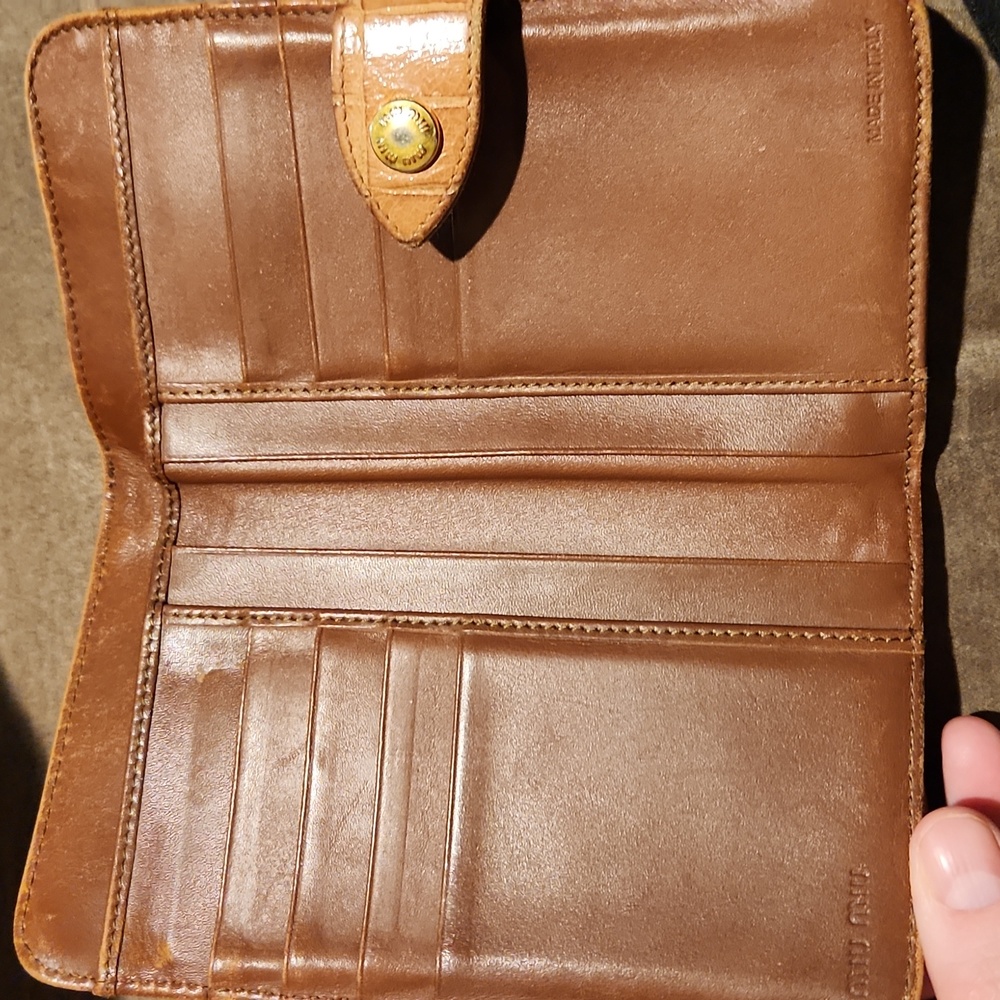 Miu Miu Light Brown Crocodile-Embossed Wallet - Picture 4 of 4